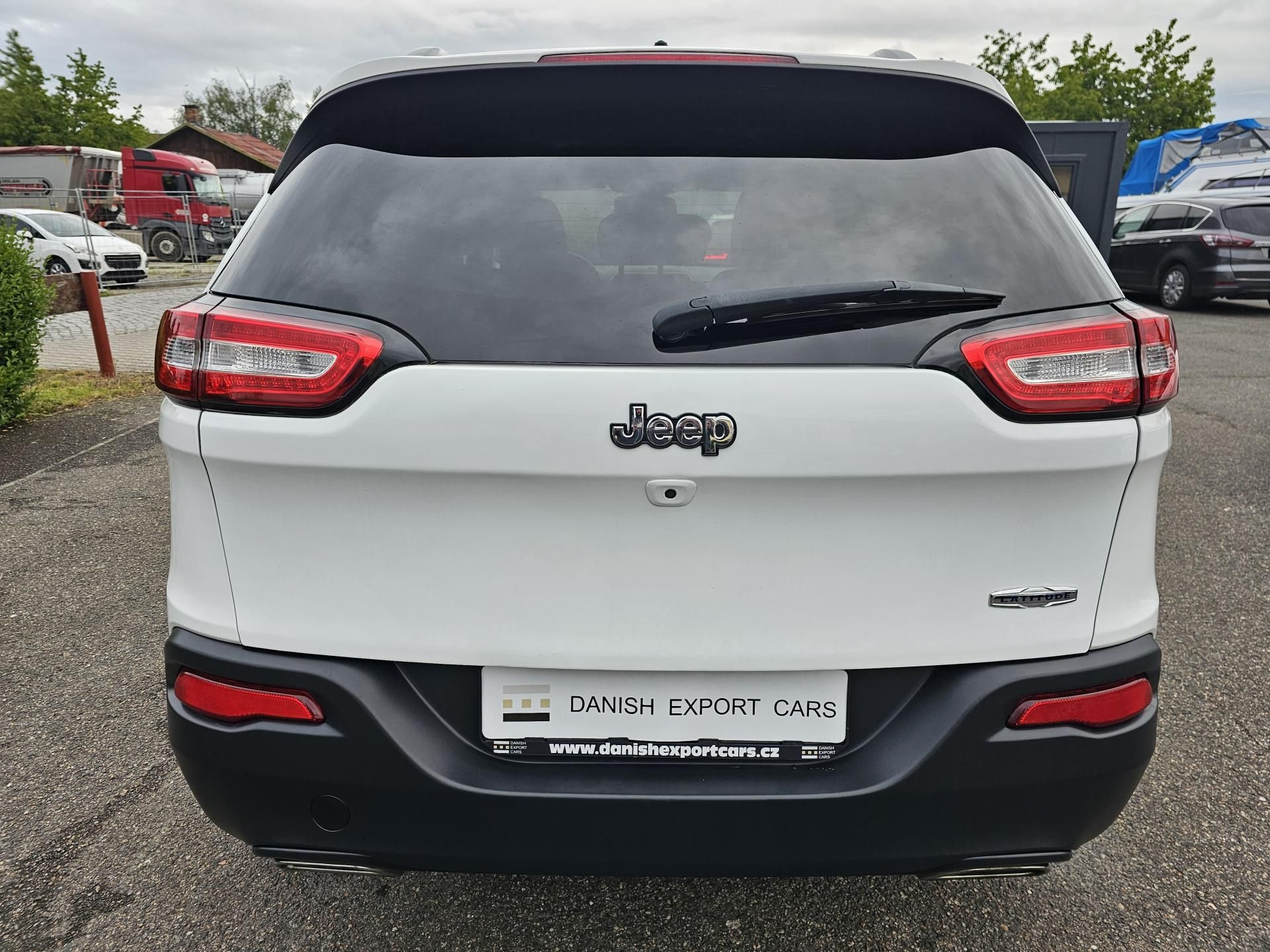 Jeep Cherokee, 3.2 V6 LATITUDE - 100 000 KM - fotka 6