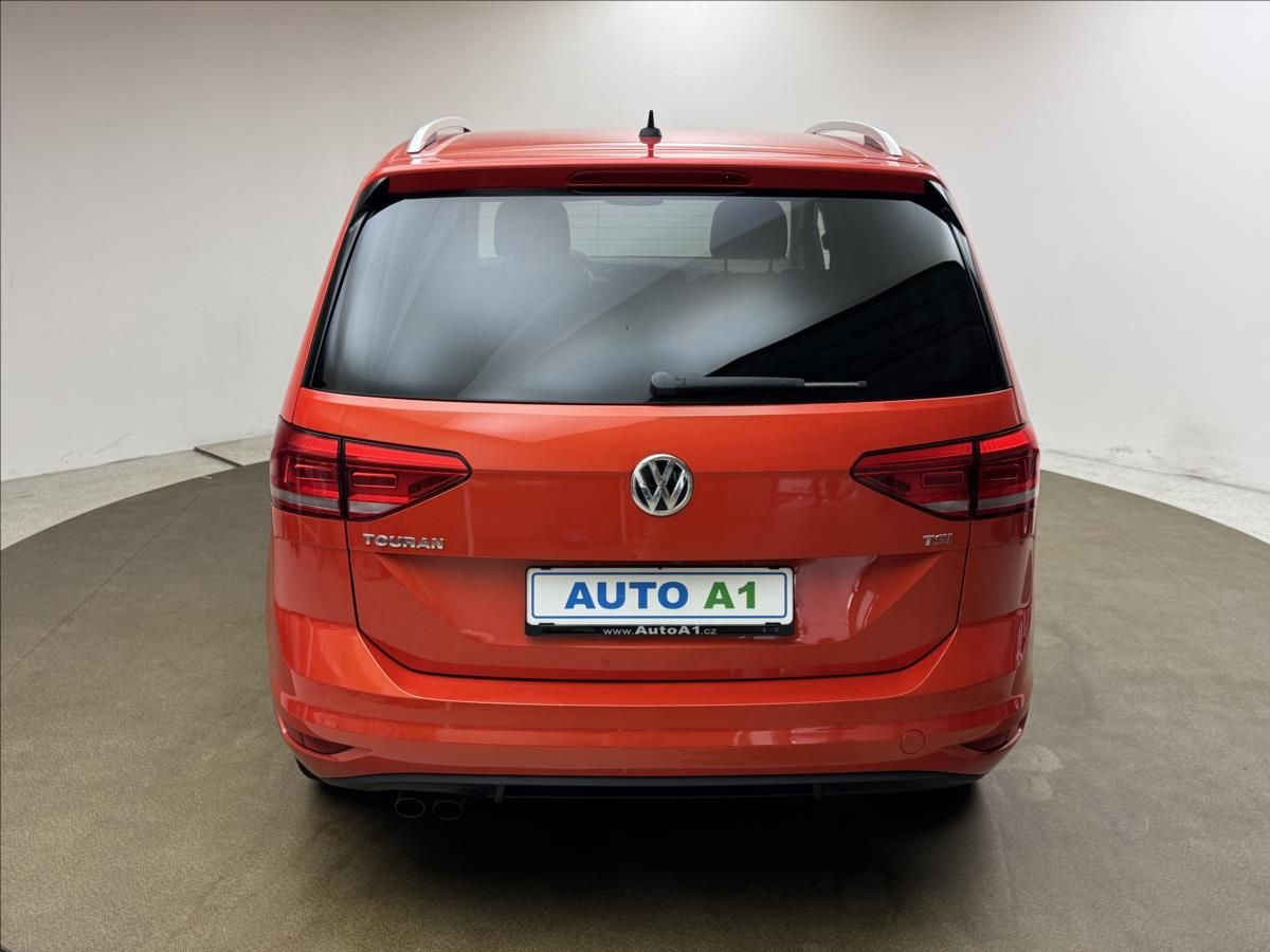 Volkswagen Touran, 1,4 TSi 110kW DSG ACC 5MÍST CZ - fotka 5