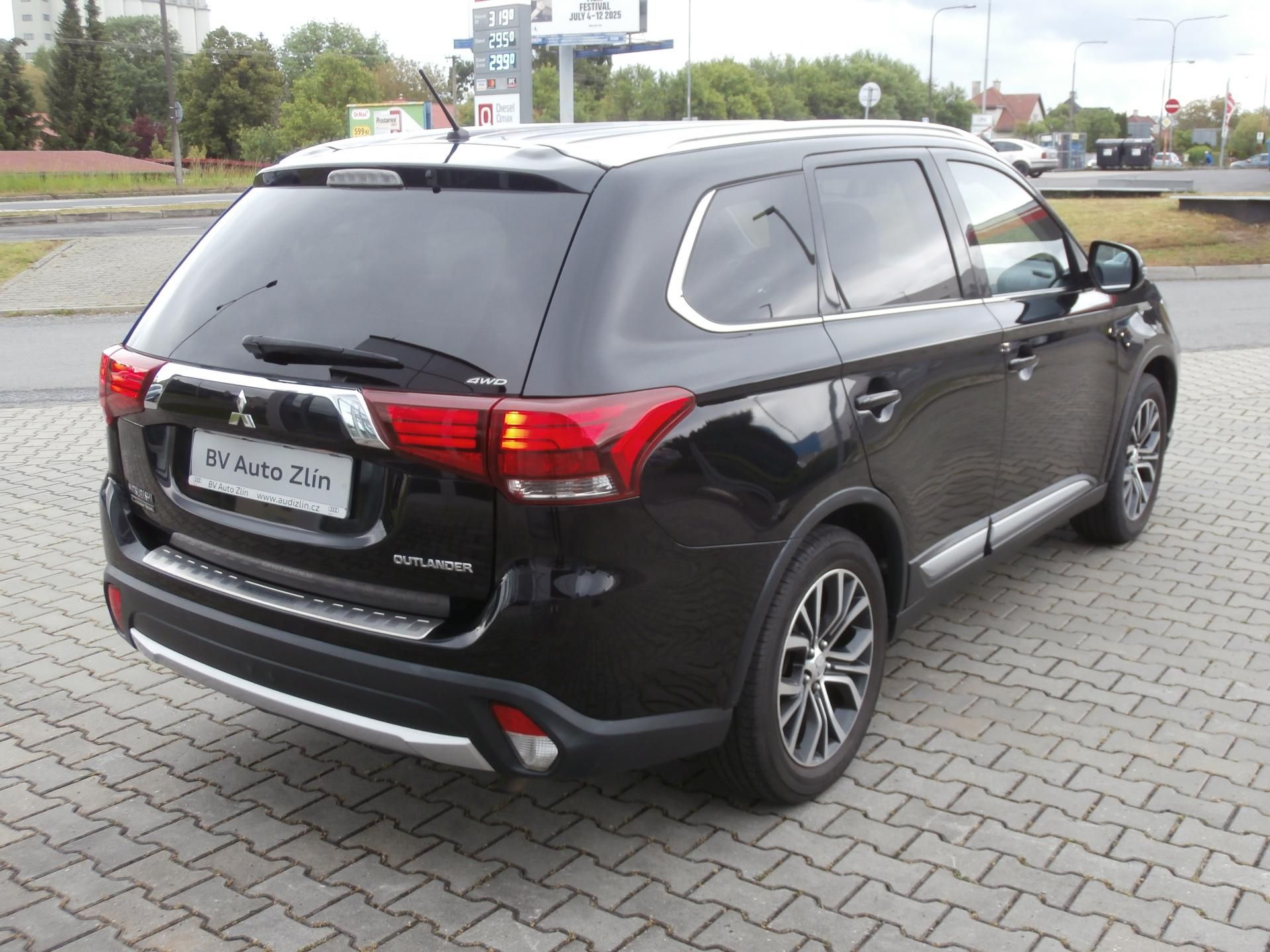 Mitsubishi Outlander, 2.2D 110kW 6 st. MAN 4X4 - fotka 5