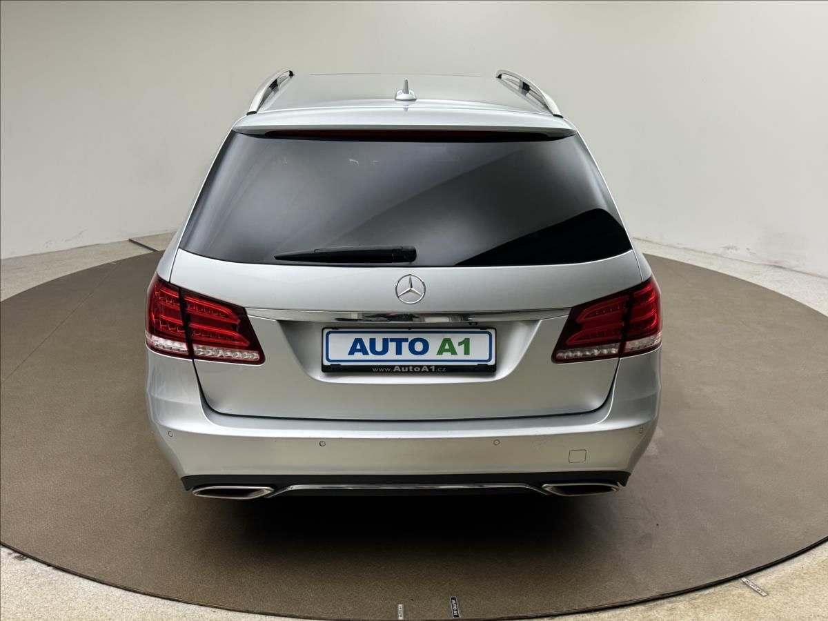 Mercedes-Benz Třídy E, 3,0 E300d 170kW LED 360°KAM AT - fotka 5