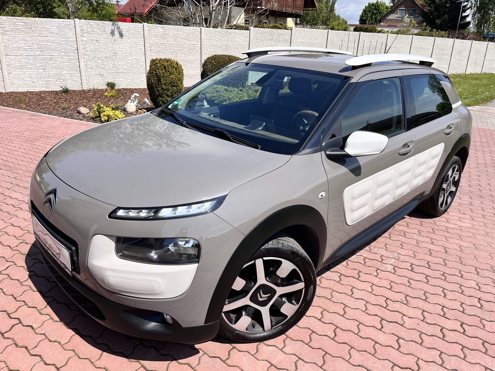 Citroën C4 Cactus, 1,2 81KW,NAVI,ROZVODY,2xKOLA