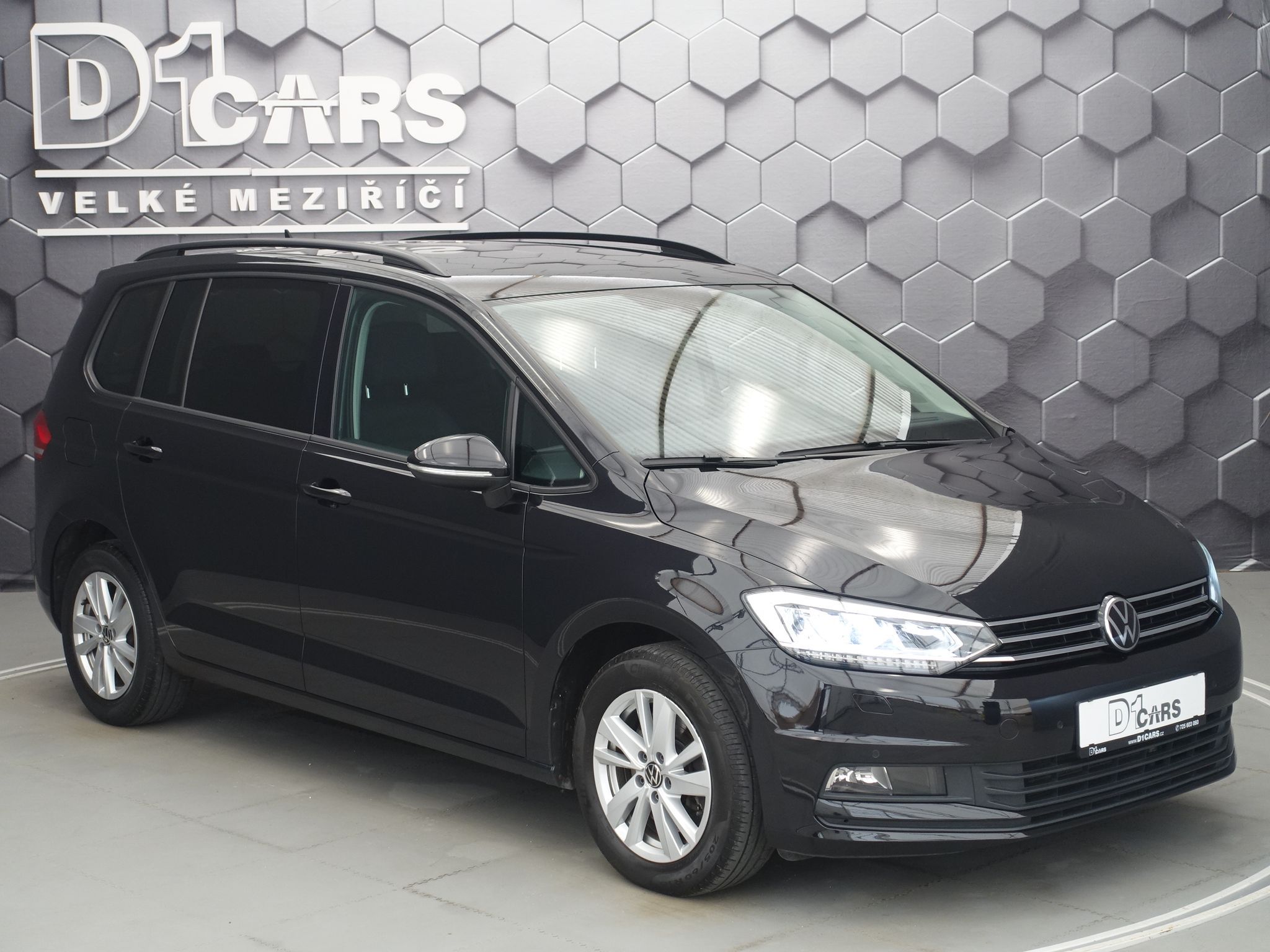 Volkswagen Touran, 2.0 TDi, DSG, LED SVĚTLA - fotka 6