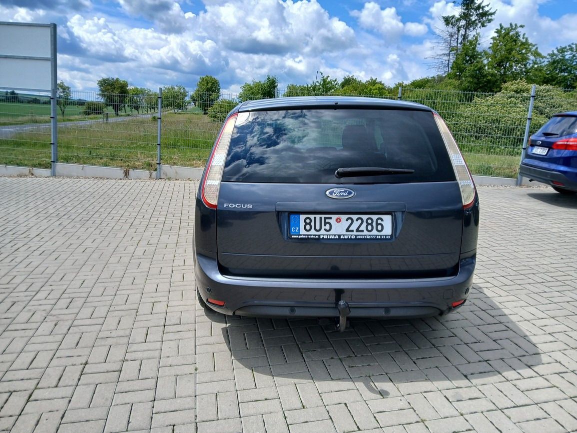 Ford Focus, 2,0 Kombi - fotka 4