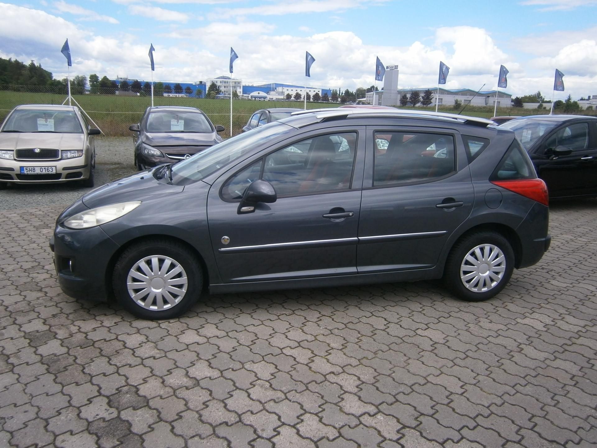 Peugeot 207, 1.6HDi 68kw,CZ - fotka 4
