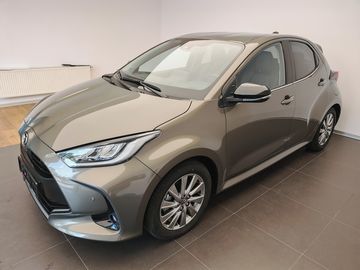 Aka YARIS hybrid 1,5 HOMURA
