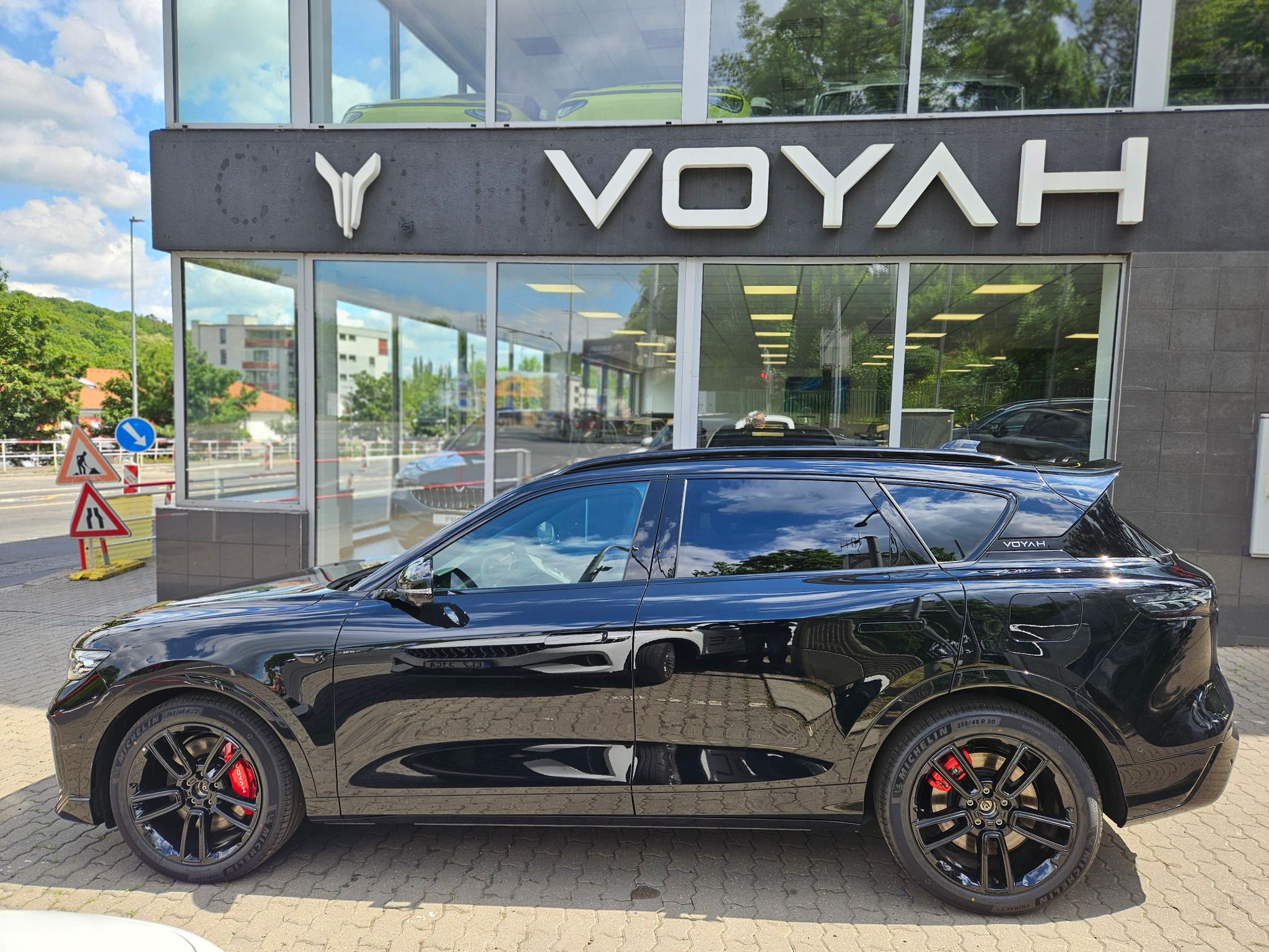 Voyah, FREE REV 318 AWD Hybrid