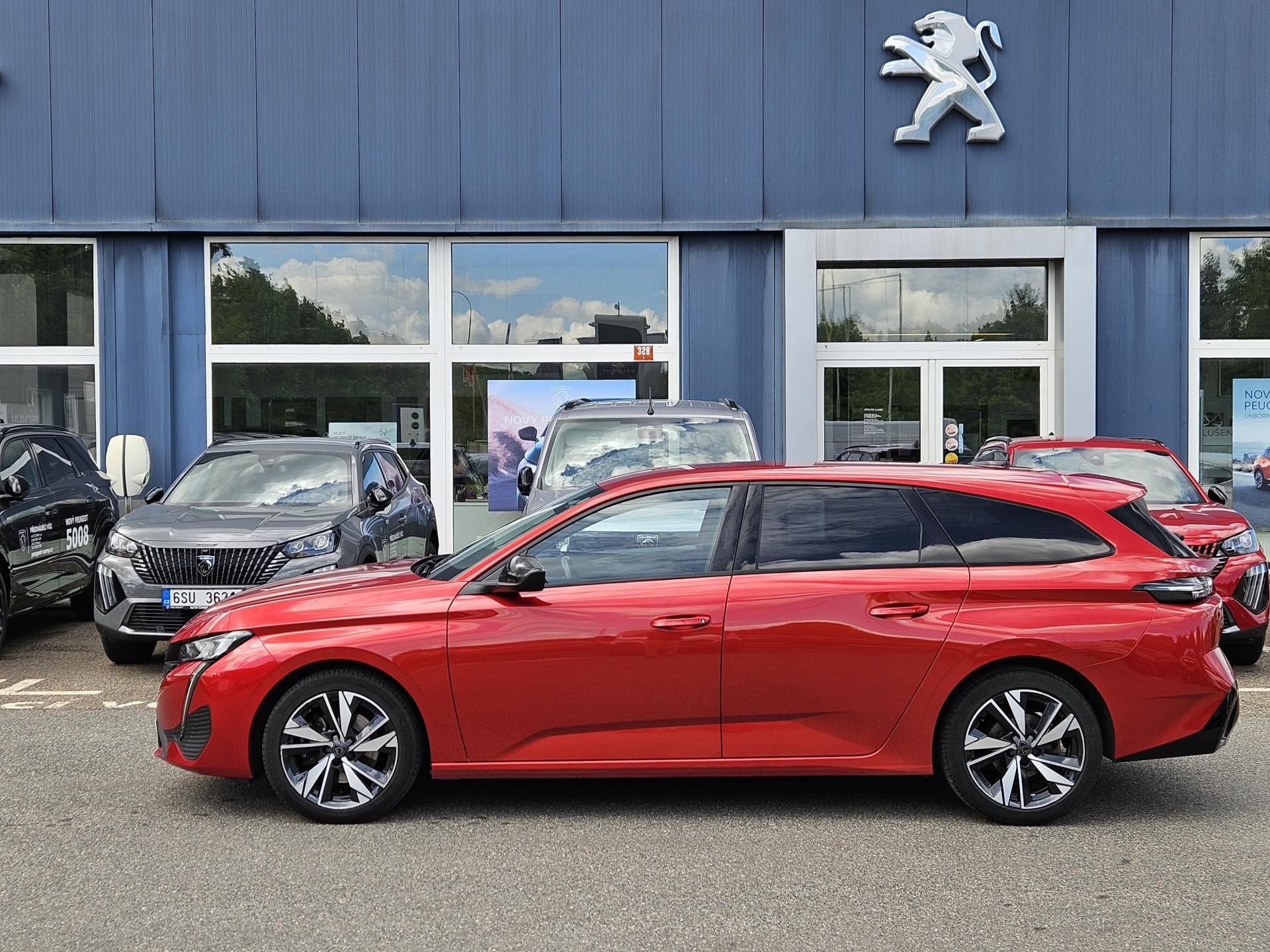 Peugeot 308, SW 1.2 PT 130 ALLURE MAN6 - fotka 2
