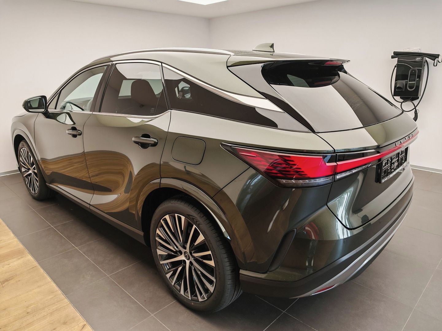 Lexus RX, 450h+ Plug-in Hybrid EXECUTIVE - fotka 3