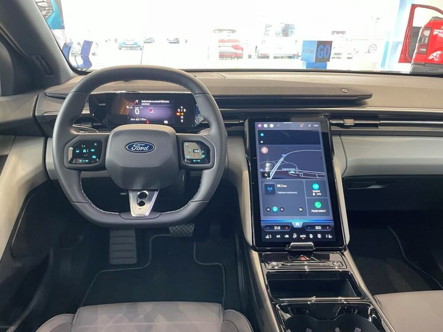 Ford Capri, Select 77 kWh,0 PRODLOUŽENÝ DO - fotka 3