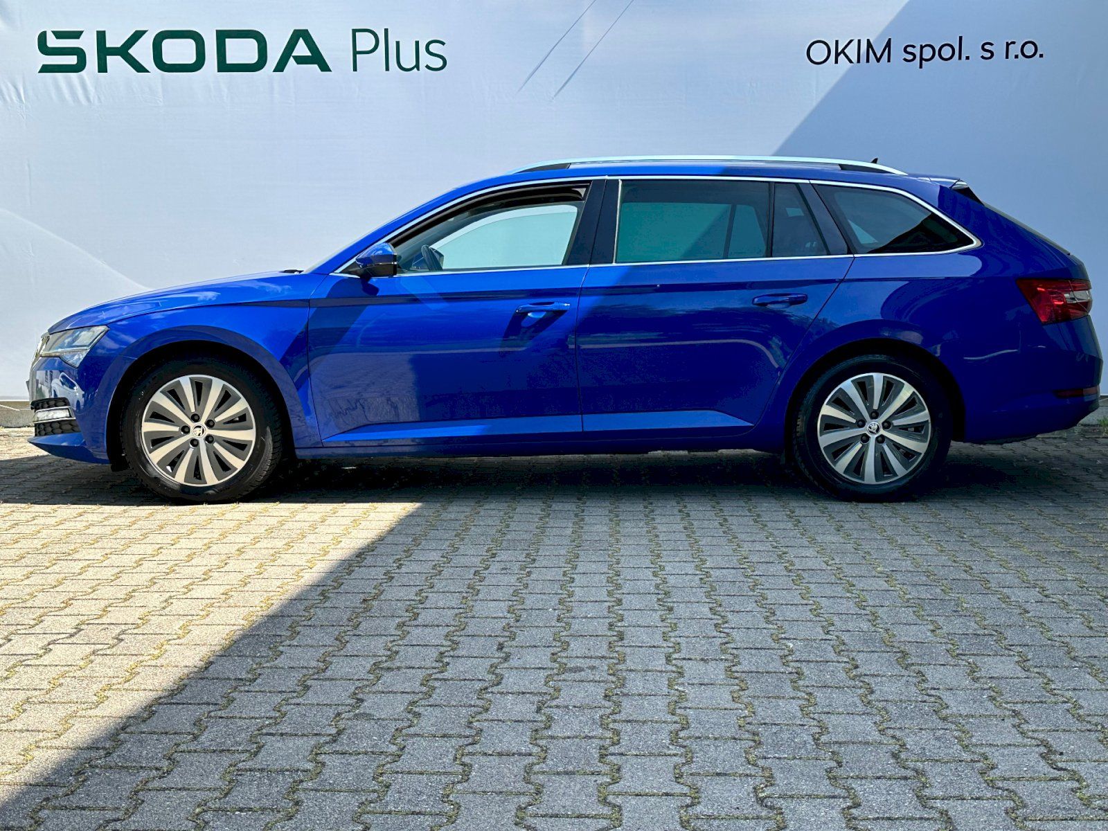 Škoda Superb, 1.5 TSI 110kW ACT Style Combi - fotka 3