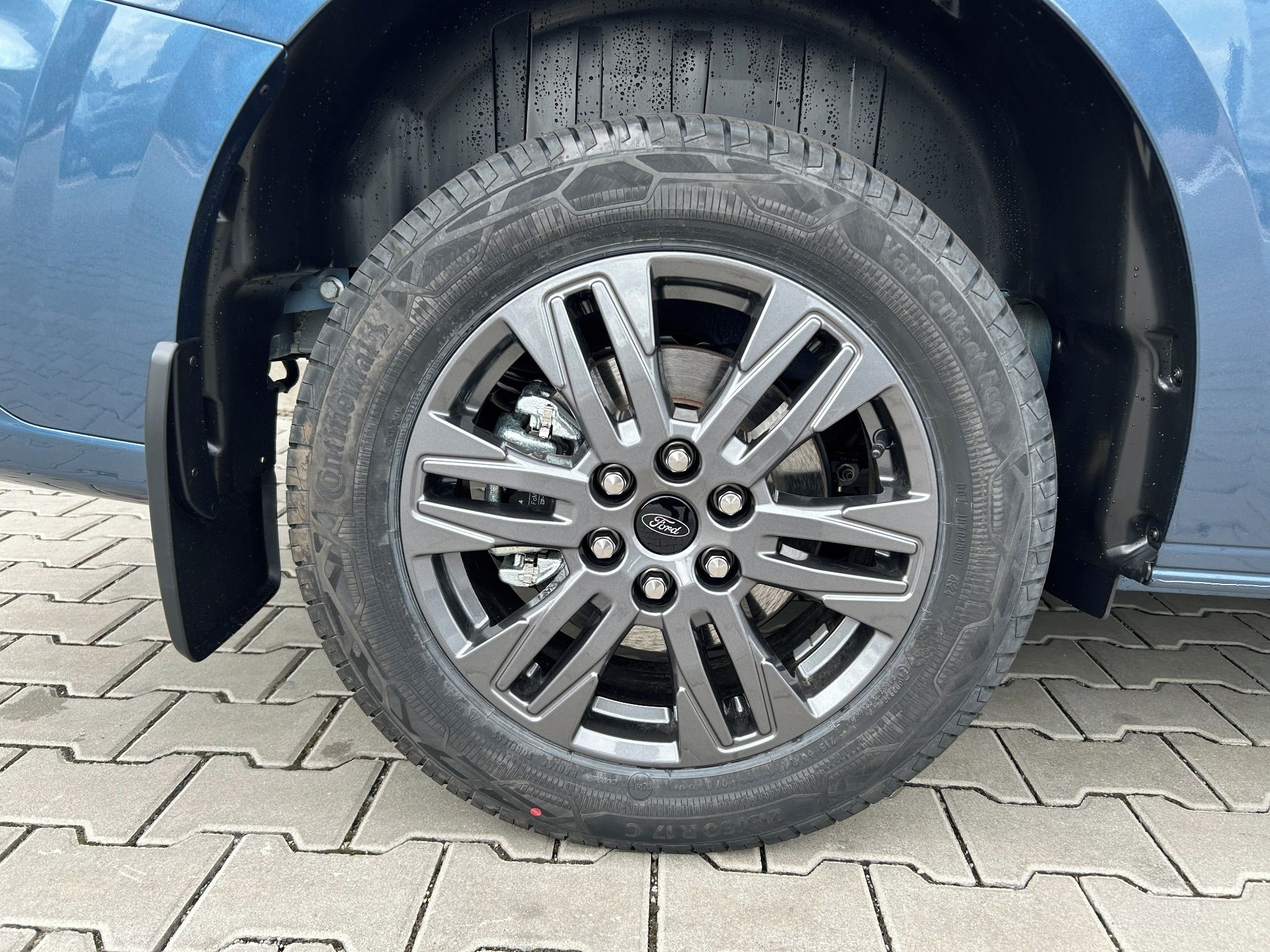 Ford Tourneo Custom, Titanium L2 2.0 EcoBlue 110 kW - fotka 4