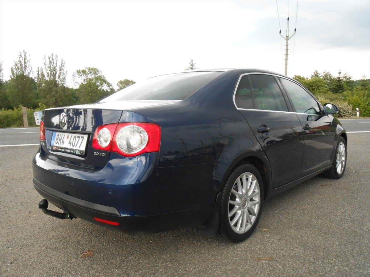 Volkswagen Jetta, 2,0 TDI 125 kW CZ Serviska - fotka 3