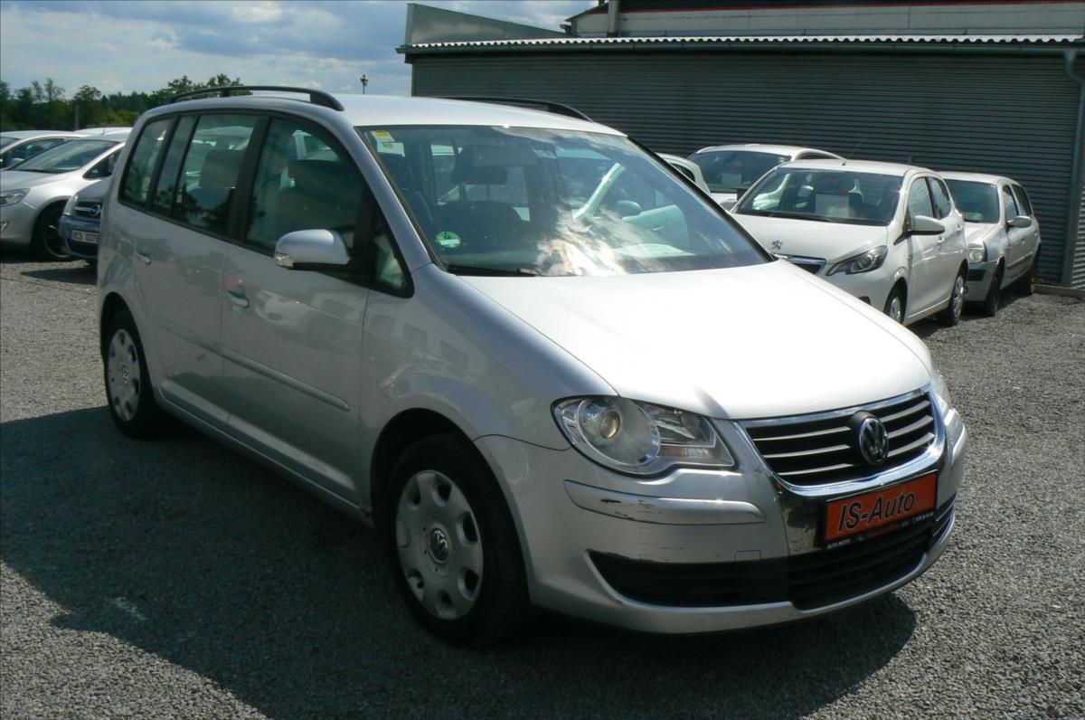 Volkswagen Touran, 1,9 TDi  TREND- SERVISOVÁNO - fotka 2