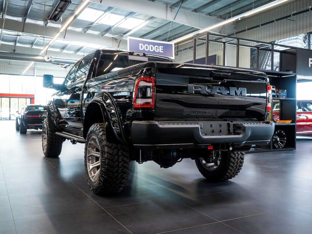 Dodge Ram, 6.4 2500 Power Wagon 4" Lift - fotka 3