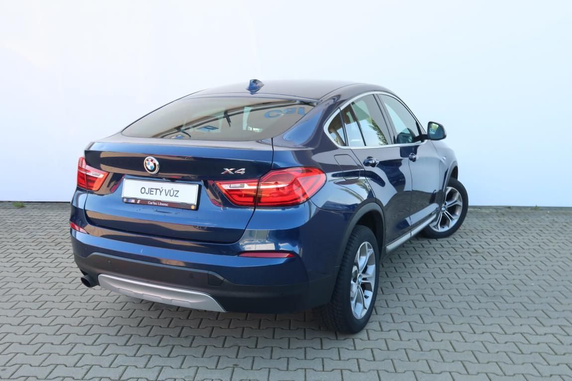 BMW X4, xDrive20i - fotka 3