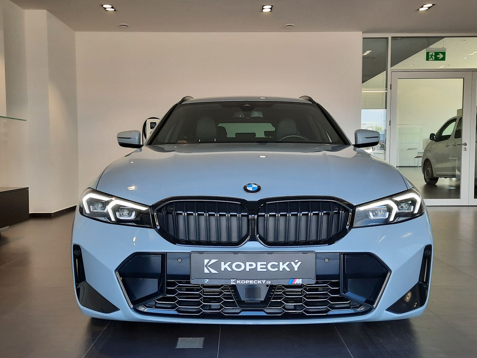 BMW Řada 3, 320d xDrive M Sport Touring - fotka 2