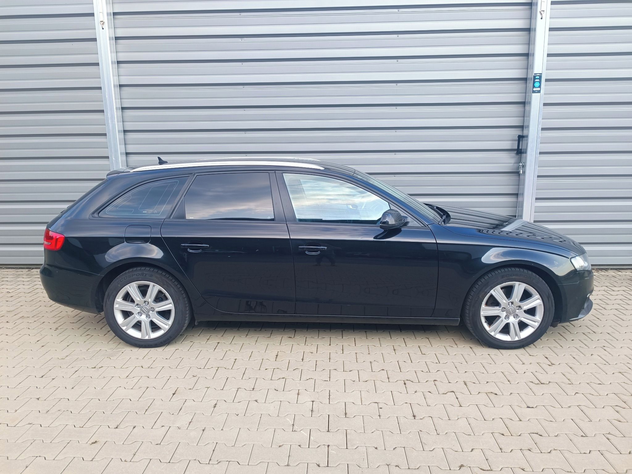 Audi A4, 2,0TDI,NAVI,servisní knížka - fotka 6