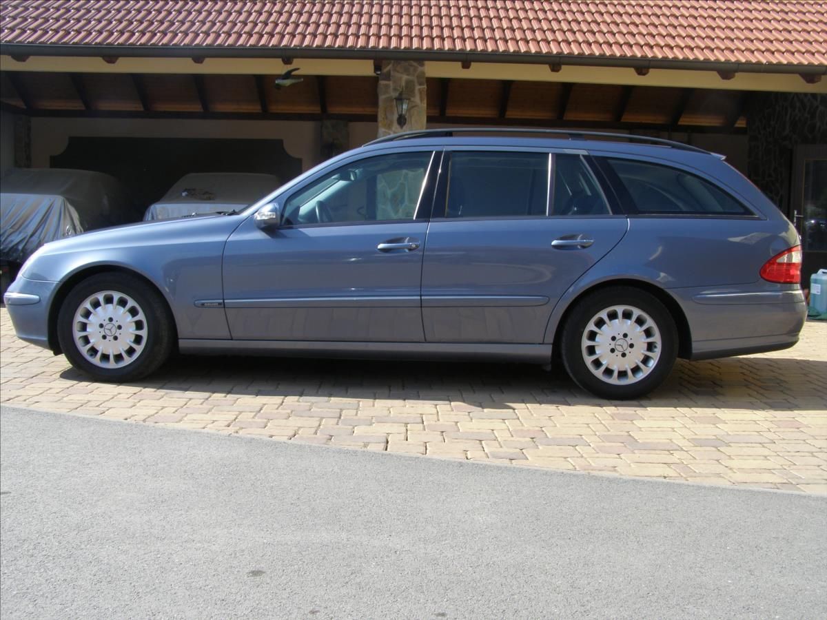 Mercedes-Benz Třídy E, 2,2 - fotka 2