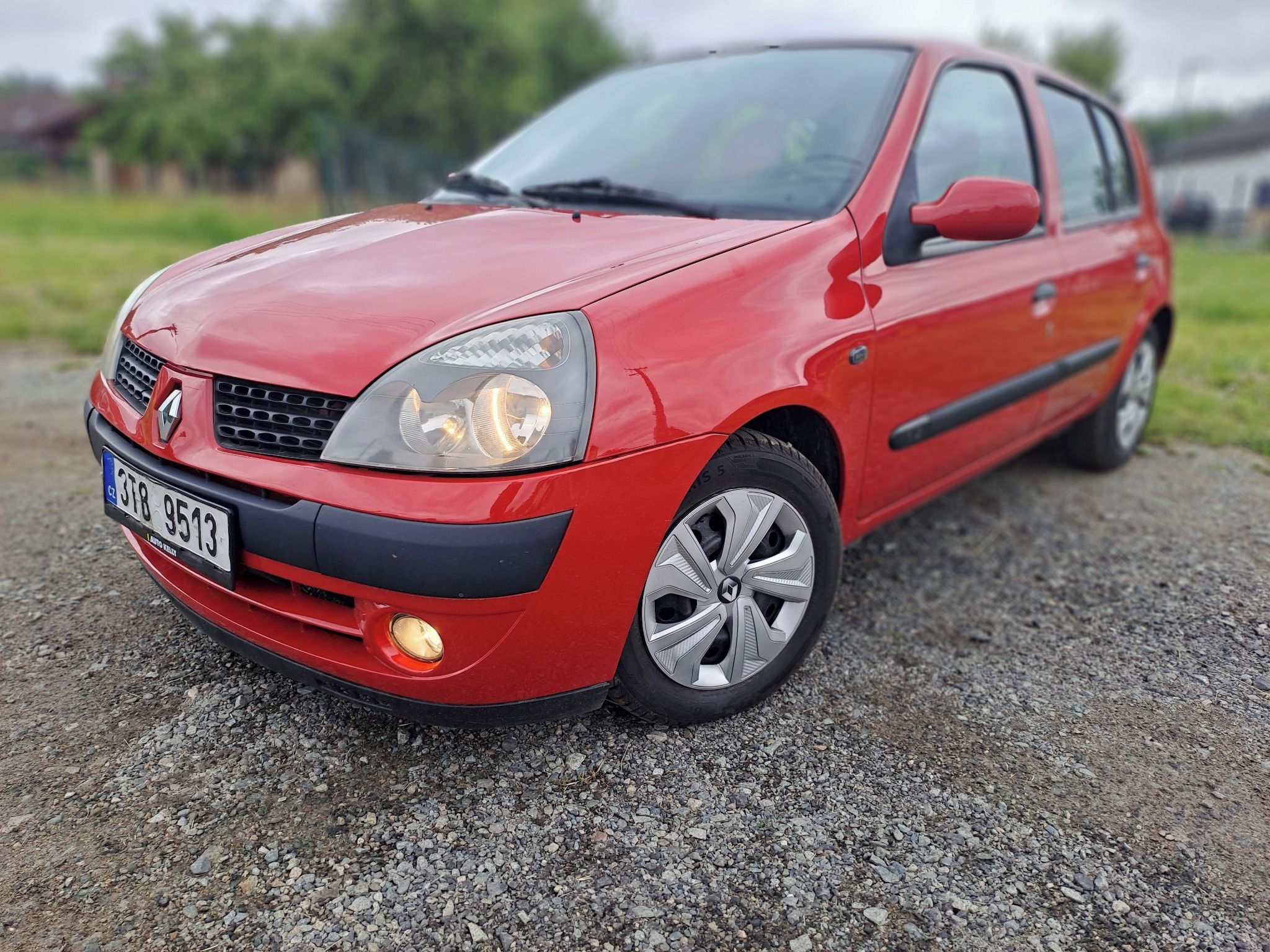 Renault Clio, 1,2 16V PO VELKÉM SERVISU!!! - fotka 2