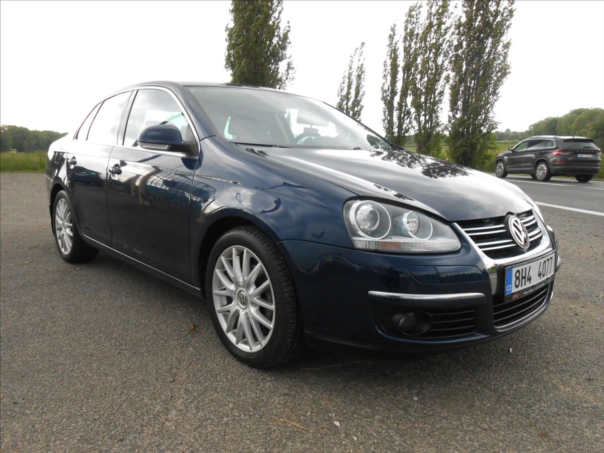 Volkswagen Jetta, 2,0 TDI 125 kW CZ Serviska - fotka 2