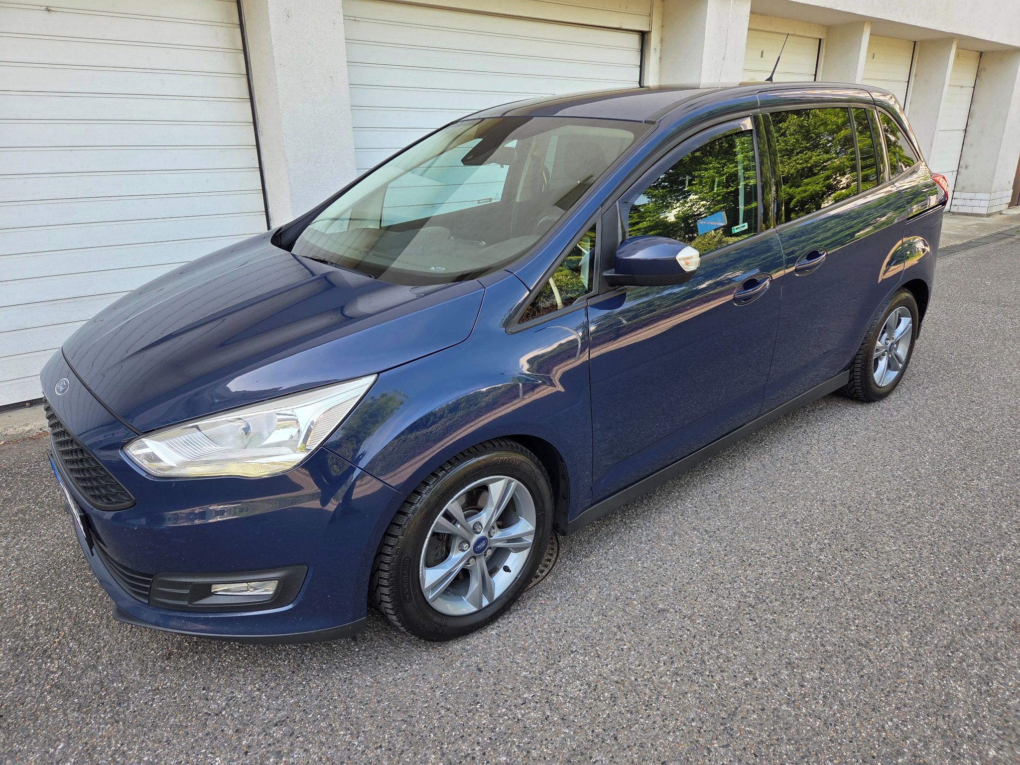 Ford Grand C-MAX, 1.5 TDCI 88kw Nové ČR - fotka 2