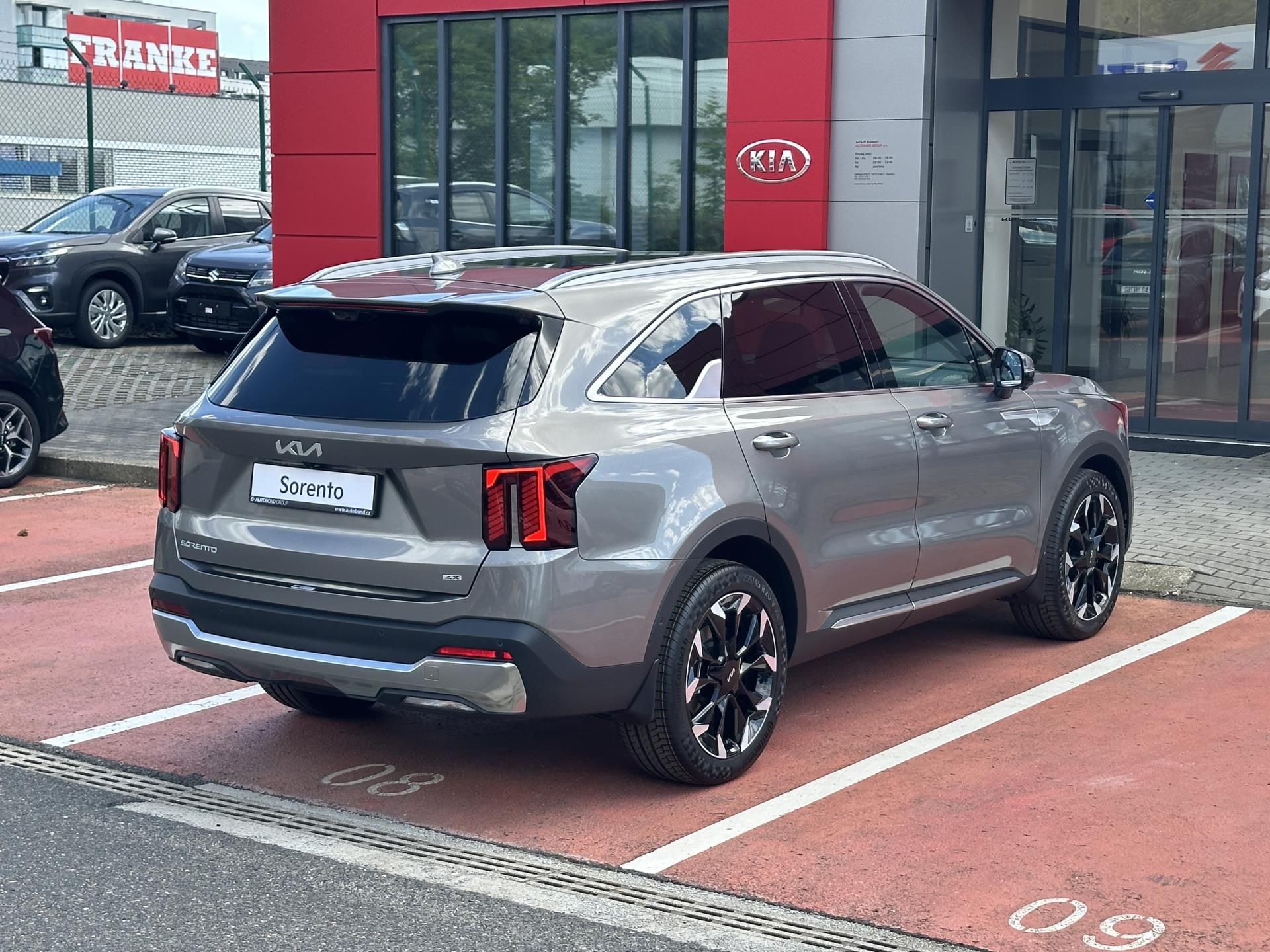Kia Sorento, TOP 2,2 CRDi 4x4 8DCT +NAPA - fotka 6