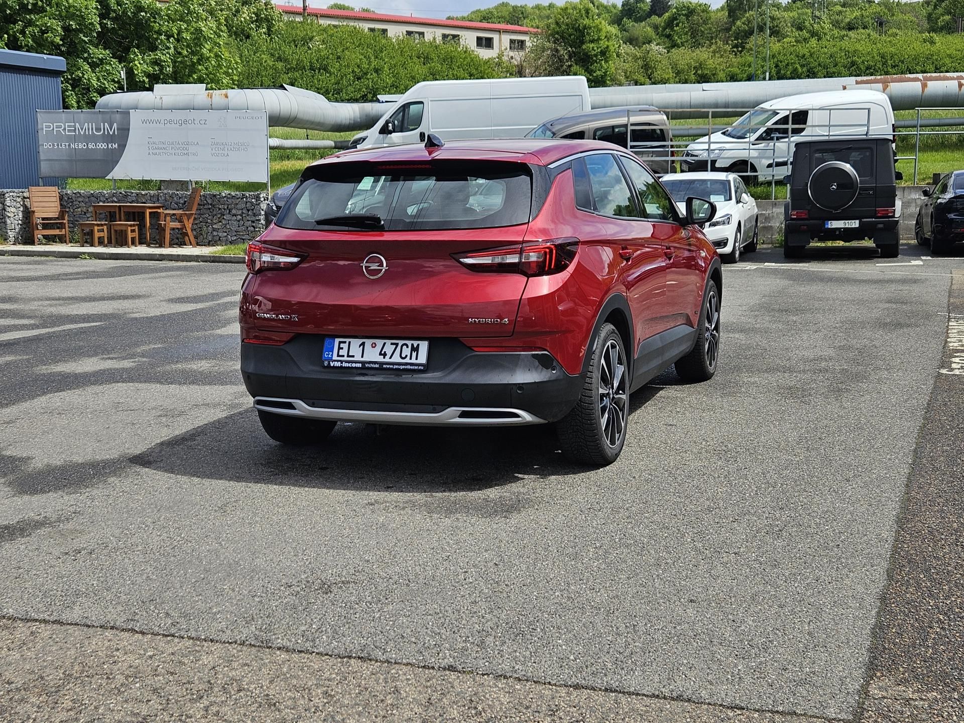 Opel Grandland X, 1.6 Hybrid 200 4x4 EAT8 - fotka 5