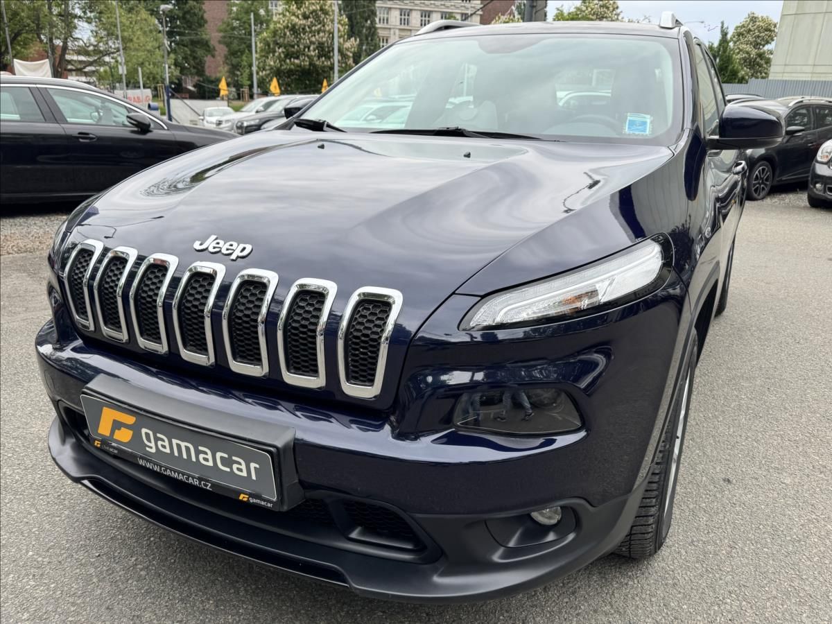 Jeep Cherokee, 2,0 Manual+ 4x4 - fotka 2