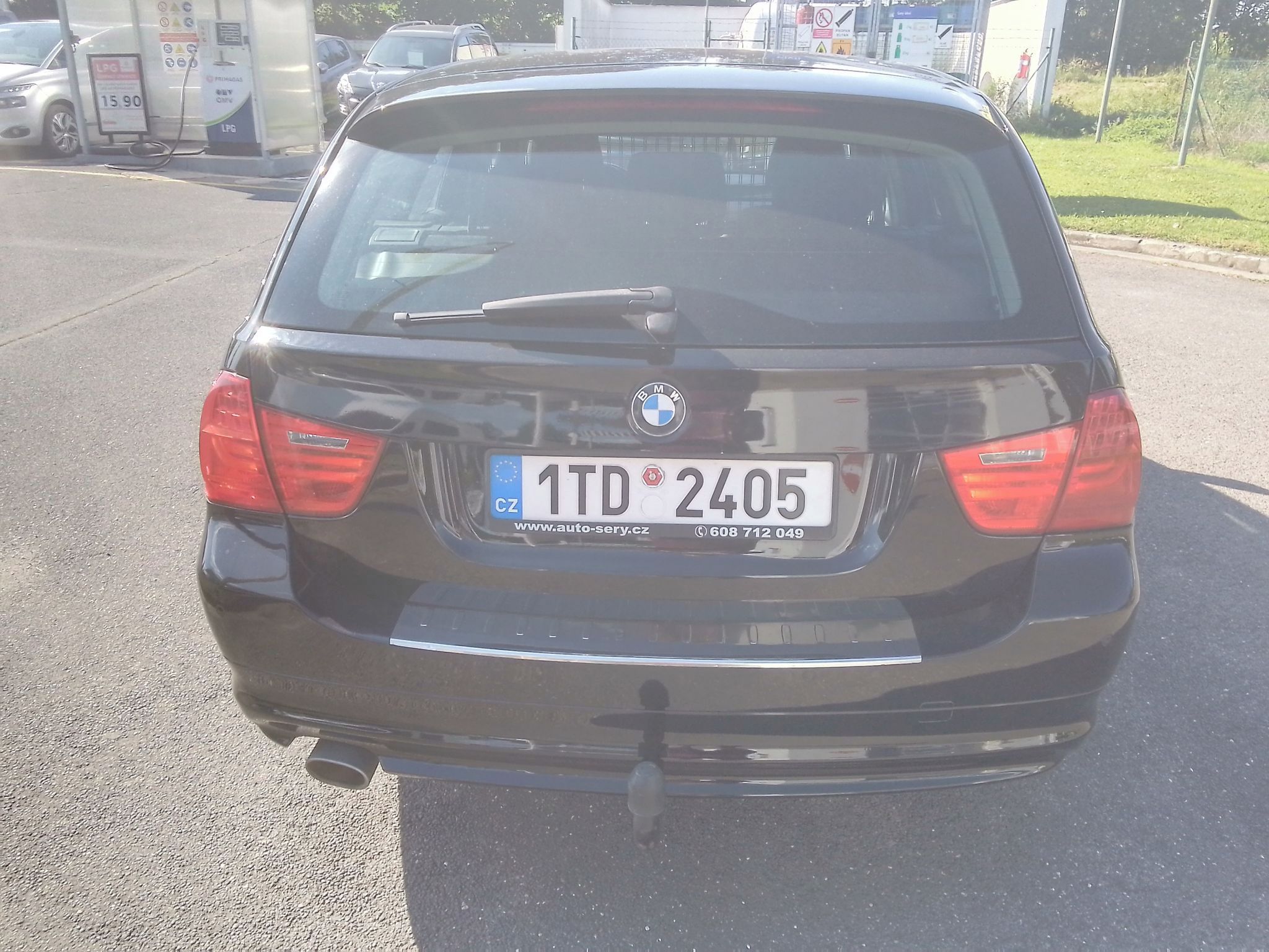 BMW Řada 3, 2.0 318d Touring - fotka 4