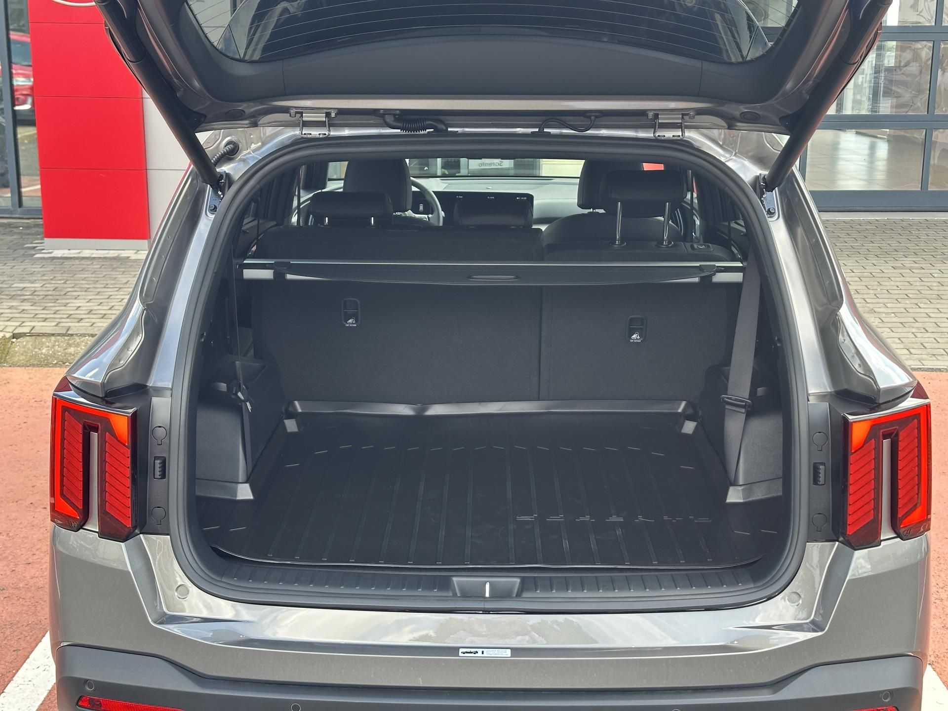 Kia Sorento, TOP 2,2 CRDi 4x4 8DCT +NAPA - fotka 5