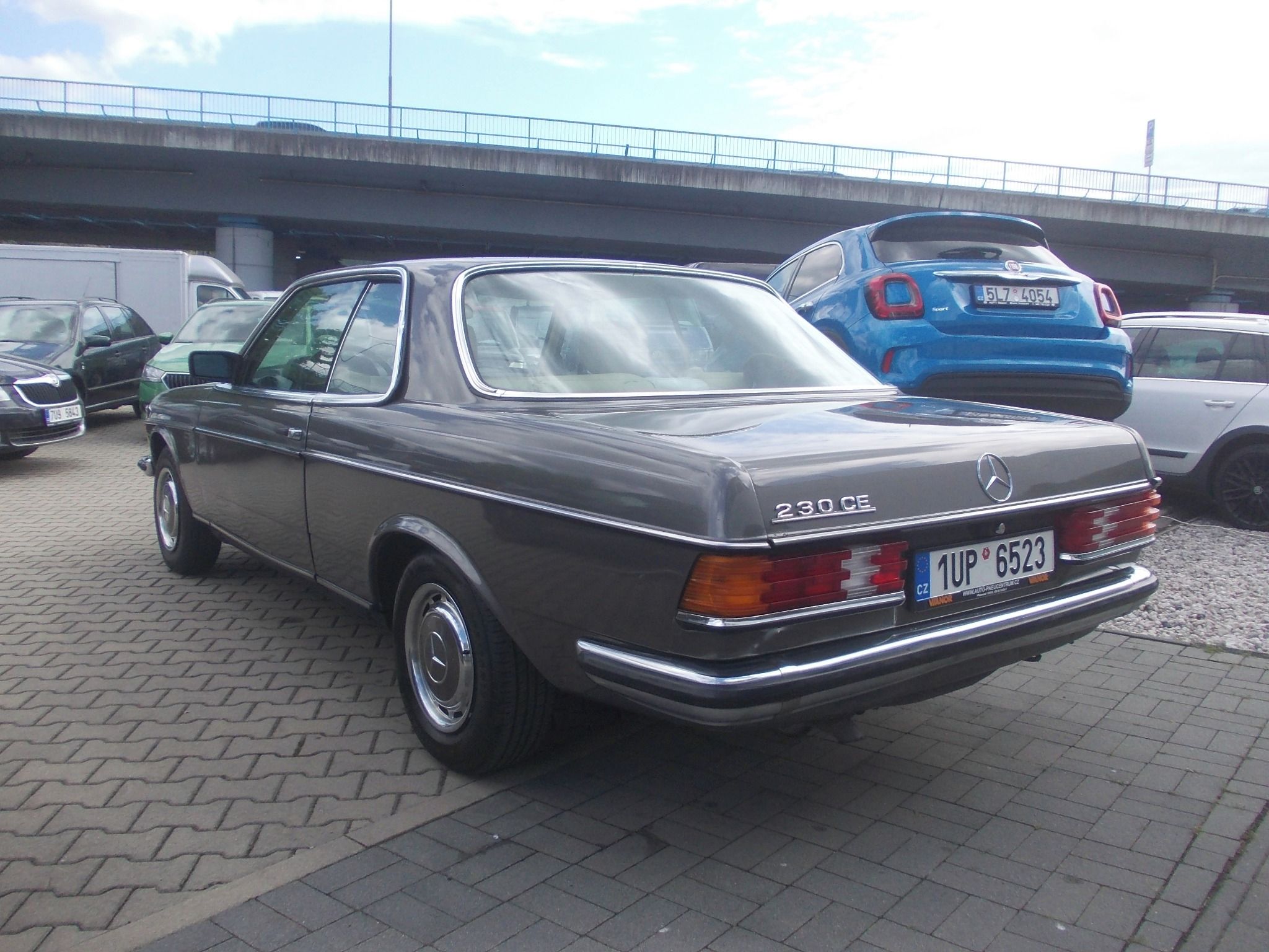 Mercedes-Benz 123, 230 CE EKODAŇ ZAPLACENA - fotka 4