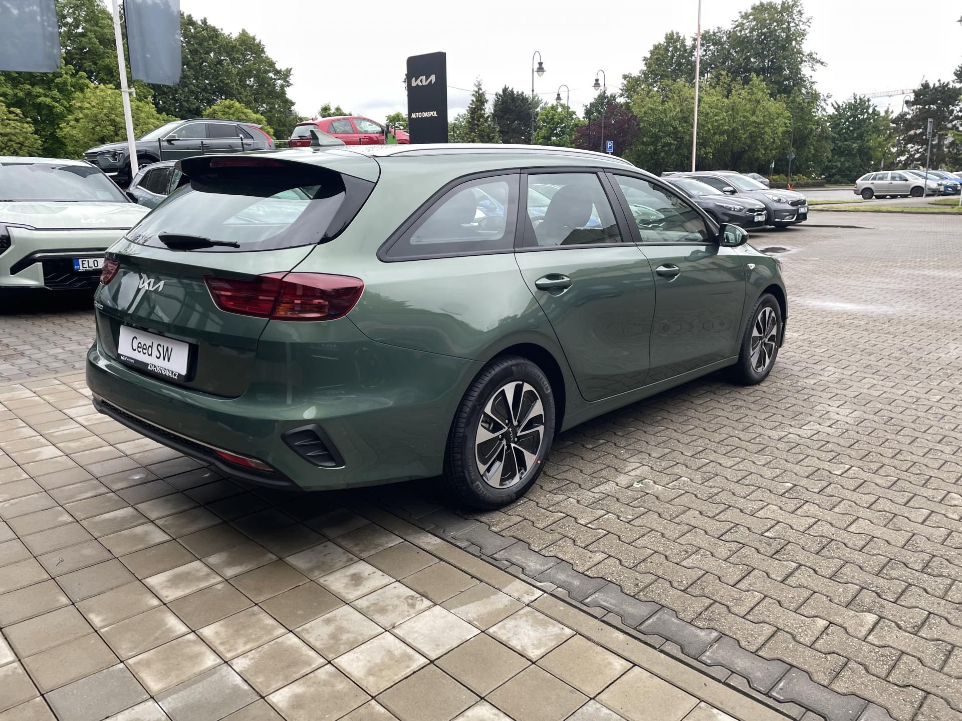 Kia Cee´d, SW 1,5T-GDi 7DCT SPIN"ref.vůz" - fotka 3