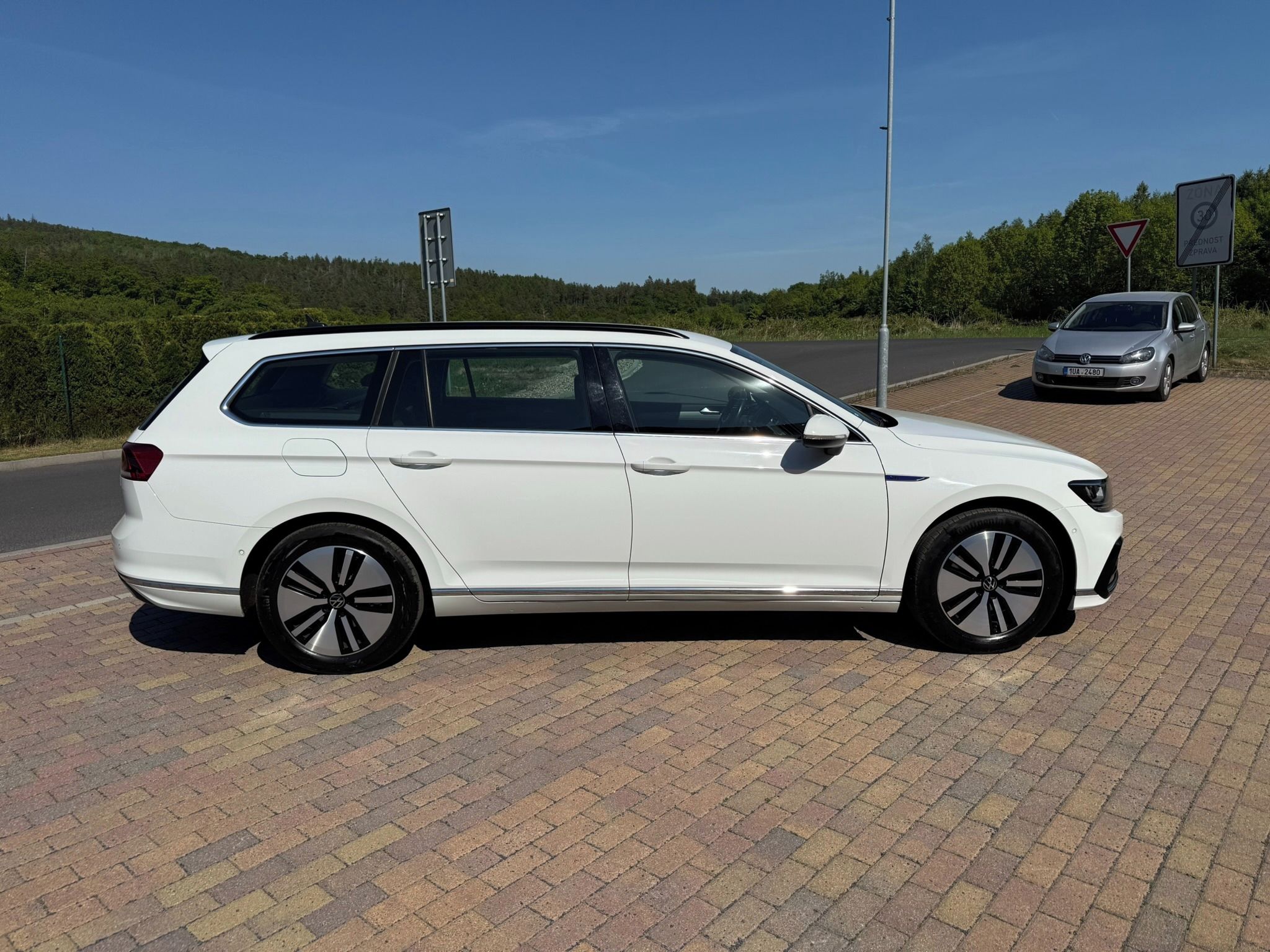 Volkswagen Passat, 1.4 GTE 160kW PLUG-IN HYBRID - fotka 6