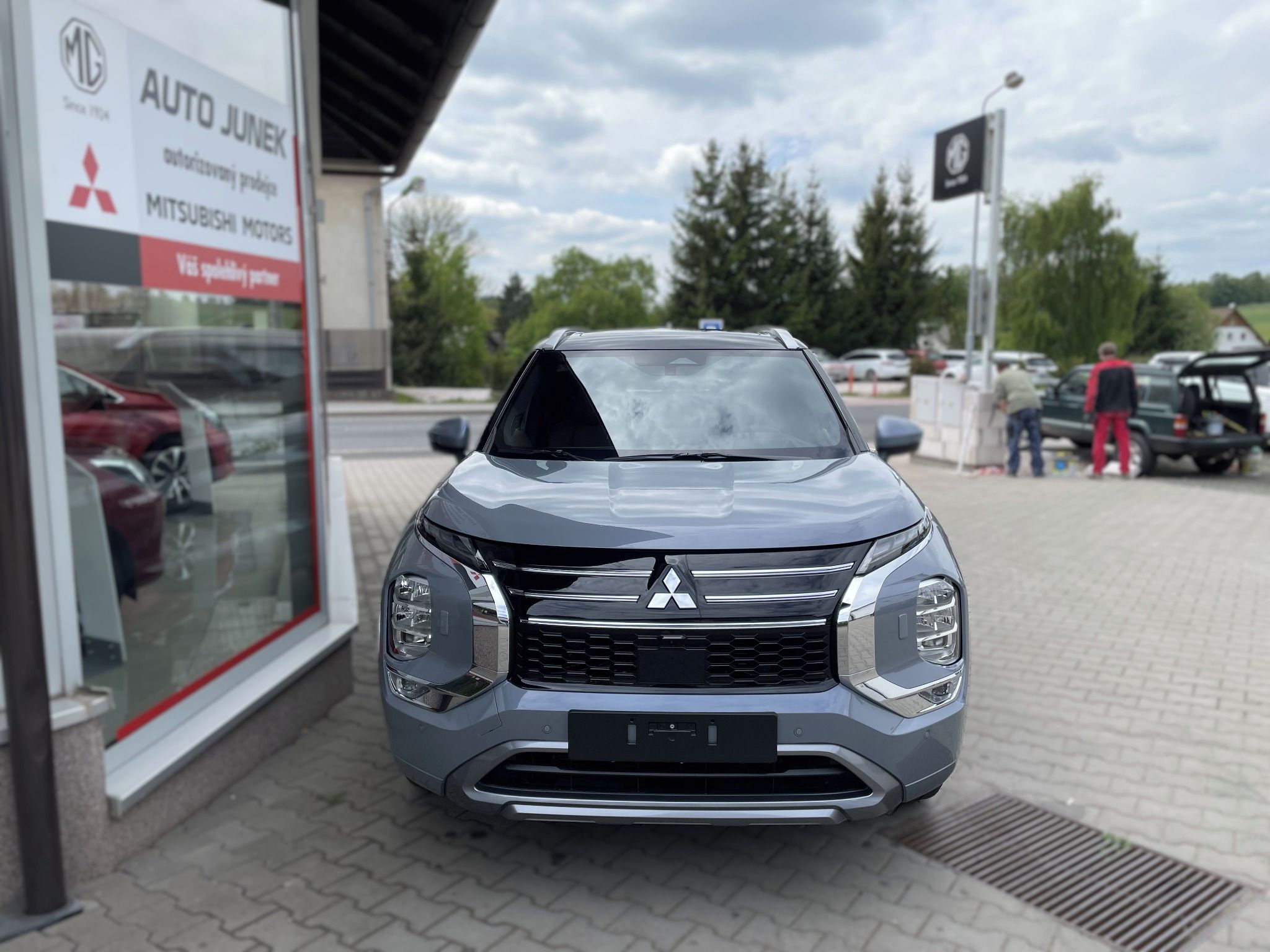 Mitsubishi Outlander, 2.4 PHEV INSTYLE PREMIUM - fotka 5
