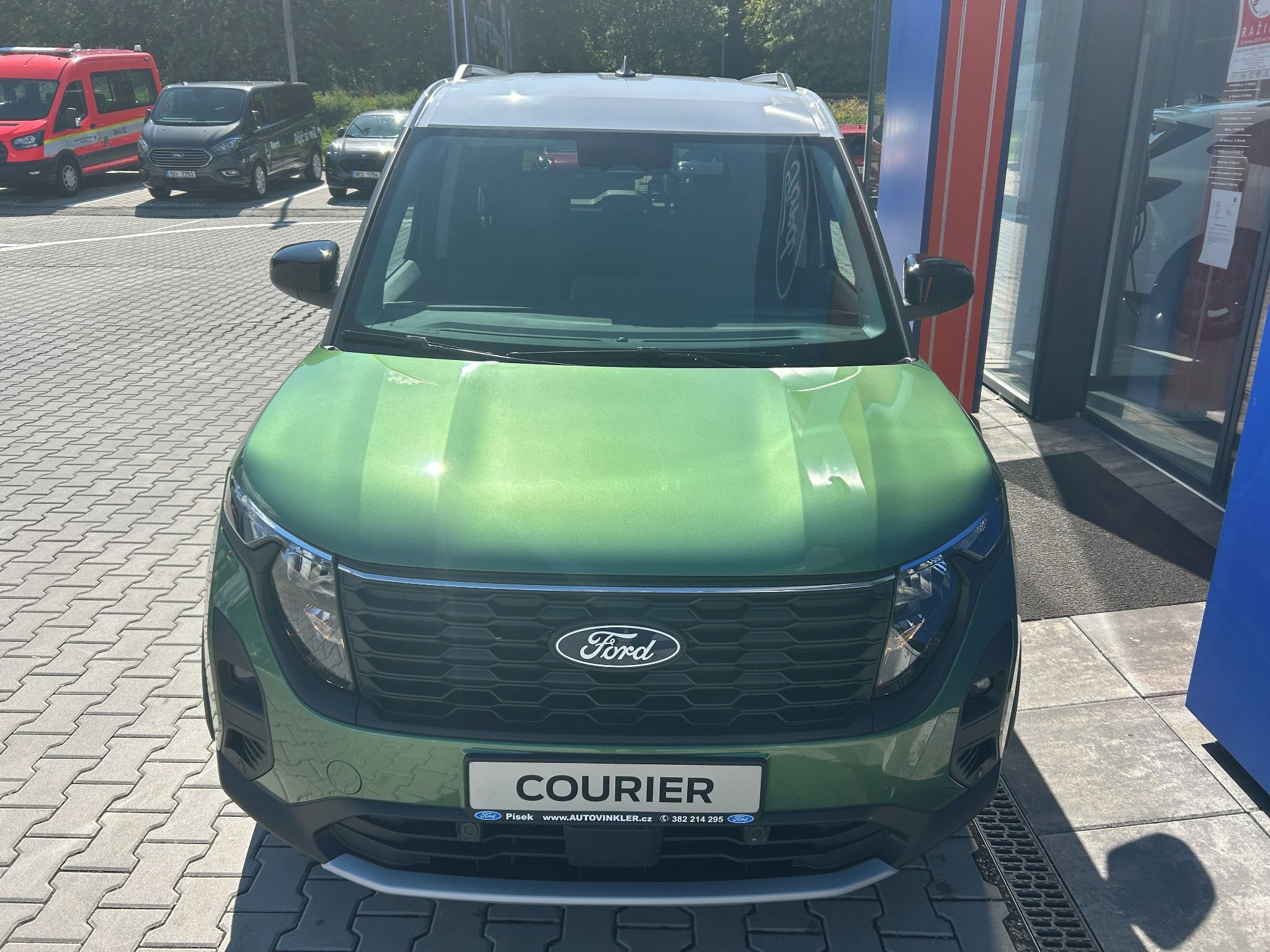 Ford Tourneo Courier, 1.0 EcoBoost 92 kW Active L1 - fotka 2