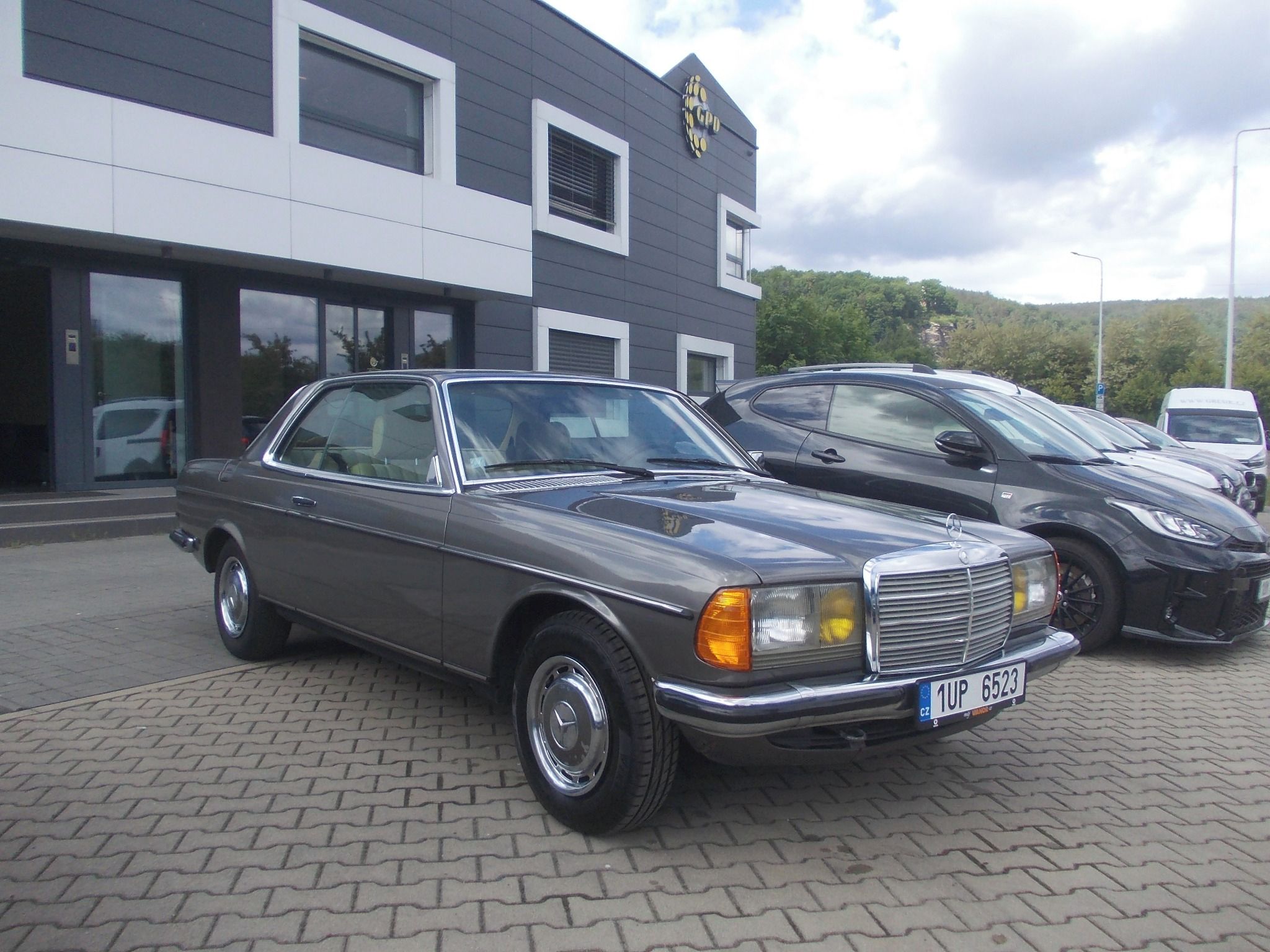 Mercedes-Benz 123, 230 CE EKODAŇ ZAPLACENA