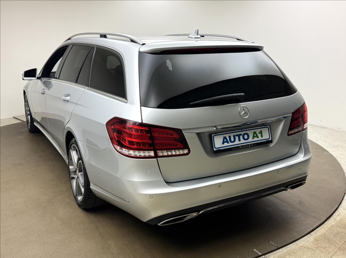 Mercedes-Benz Třídy E, 3,0 E300d 170kW LED 360°KAM AT - fotka 6