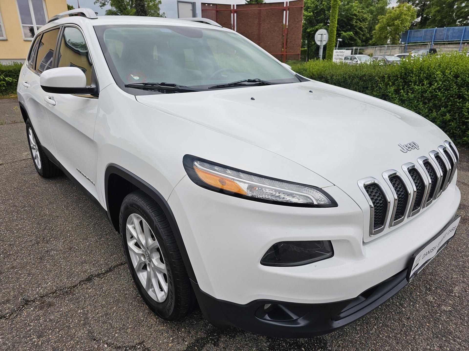 Jeep Cherokee, 3.2 V6 LATITUDE - 100 000 KM - fotka 3