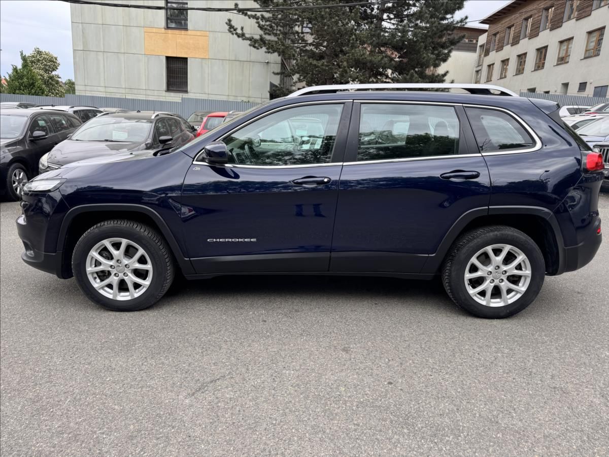 Jeep Cherokee, 2,0 Manual+ 4x4 - fotka 5