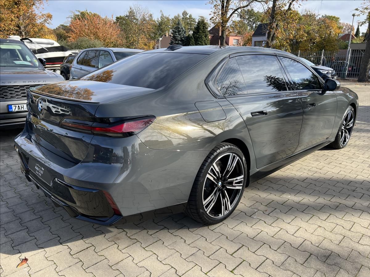 BMW Řada 7, 750e Msport Pro xDrive - fotka 5