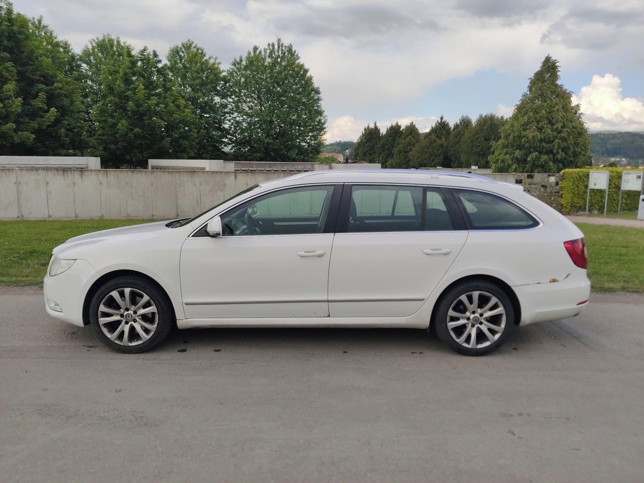 Škoda Superb, 2.0TSi-DSG-147kW-serviska-kola - fotka 3