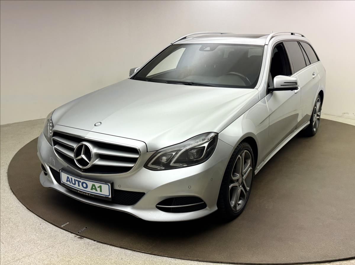 Mercedes-Benz Třídy E, 3,0 E300d 170kW LED 360°KAM AT