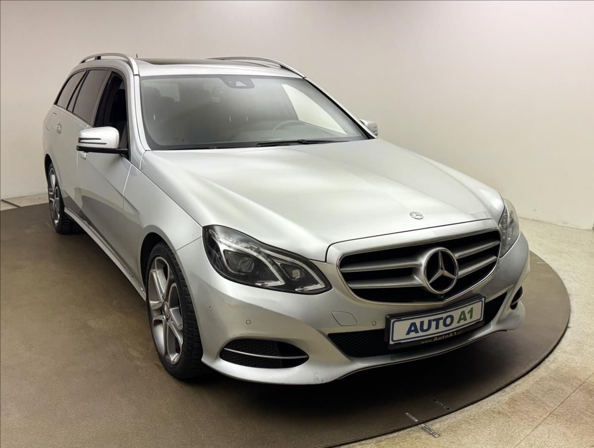 Mercedes-Benz Třídy E, 3,0 E300d 170kW LED 360°KAM AT - fotka 3
