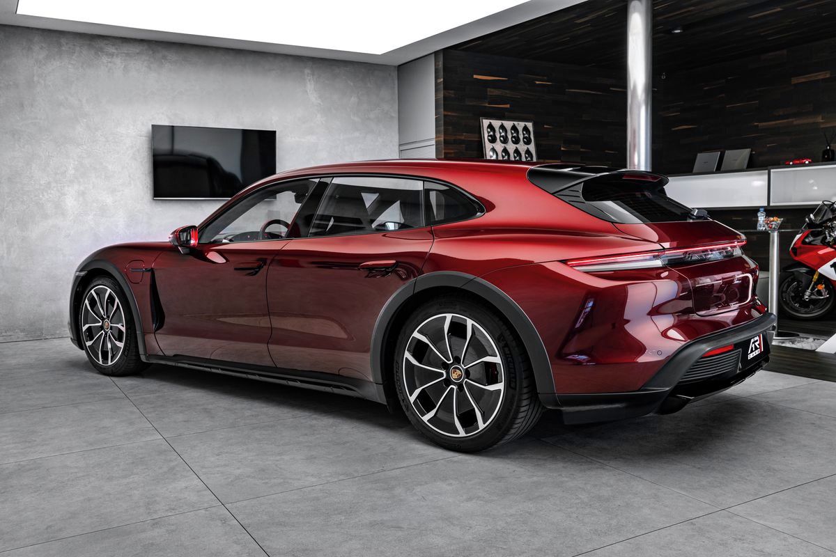 Porsche Taycan, 4S Cross Turismo, cherry red - fotka 6