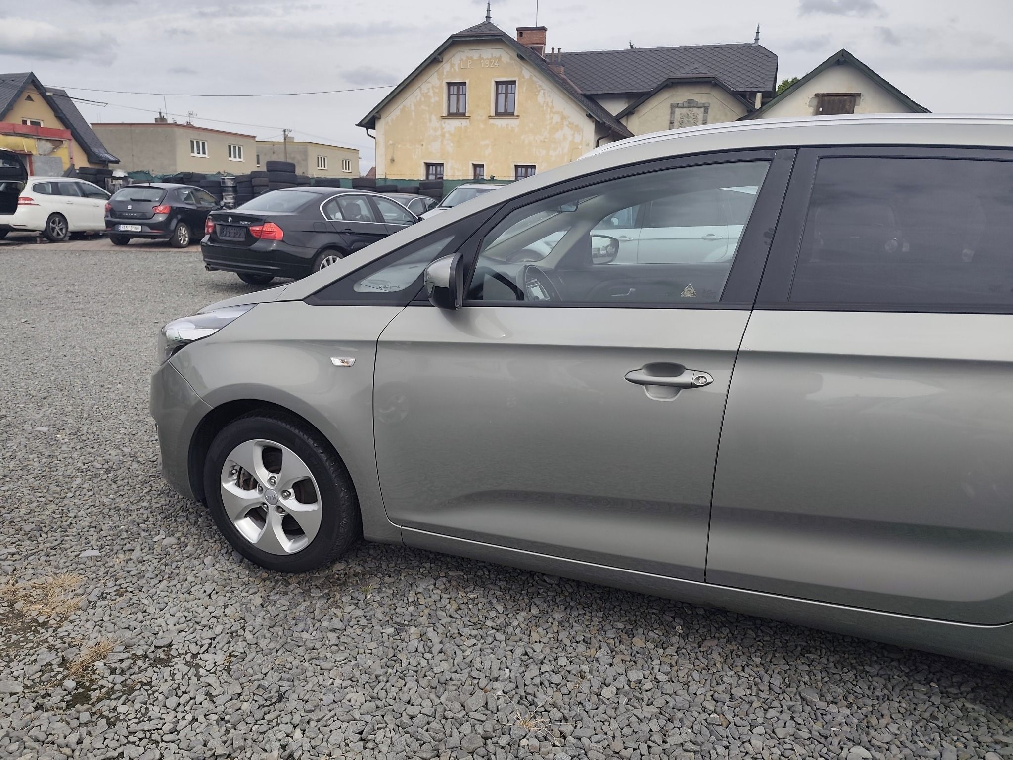Kia Carens, 1.6 GDI Klima, Panorama - fotka 2