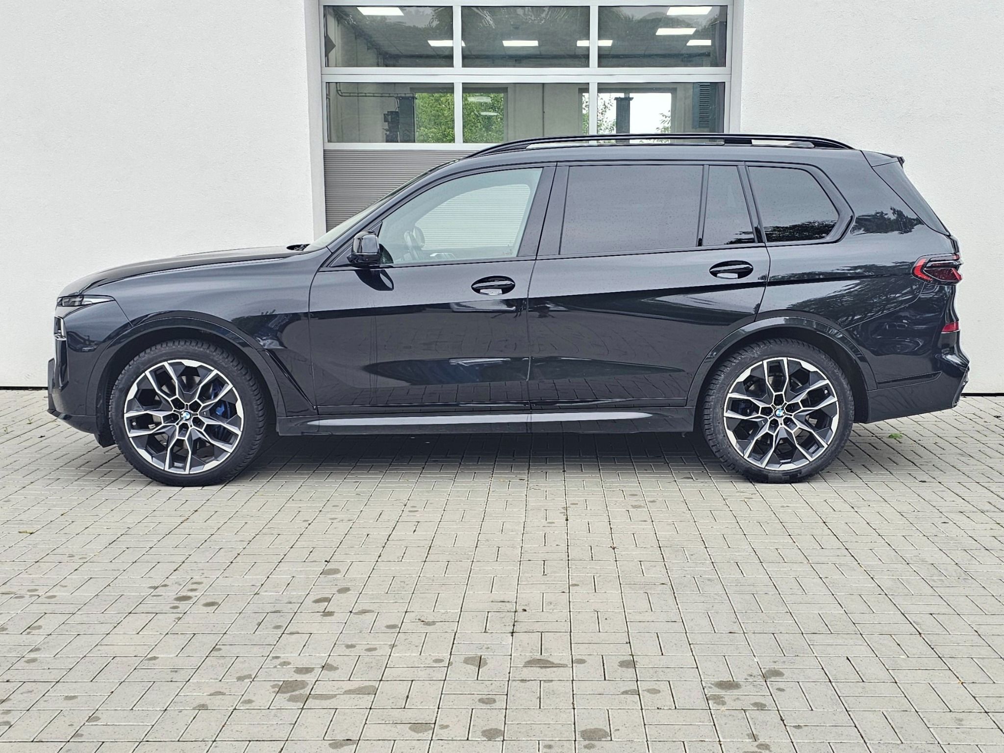 BMW X7, xDrive40i, M Sportpaket Pro - fotka 4
