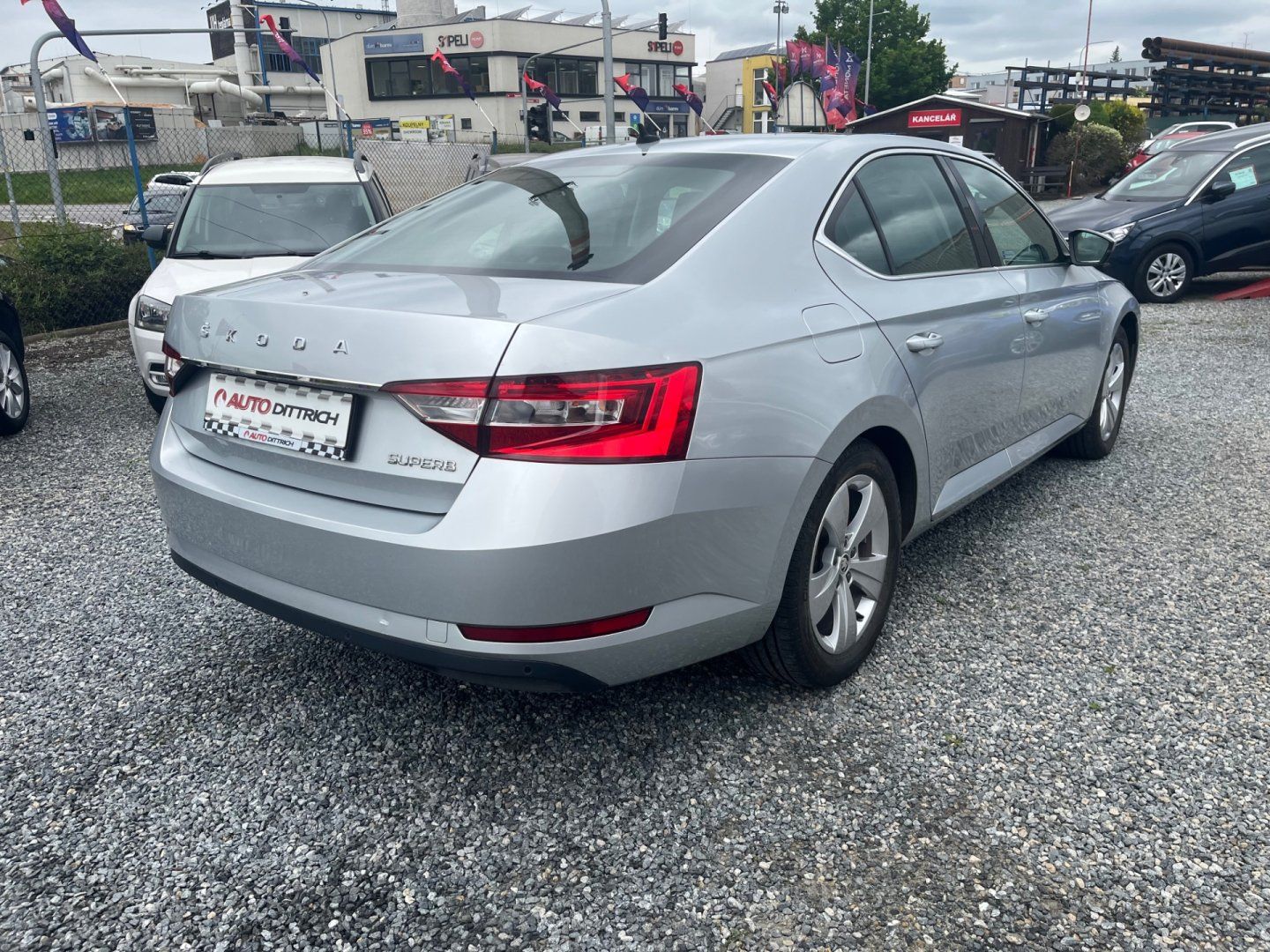 Škoda Superb, 2.0 TDi DSG - fotka 5