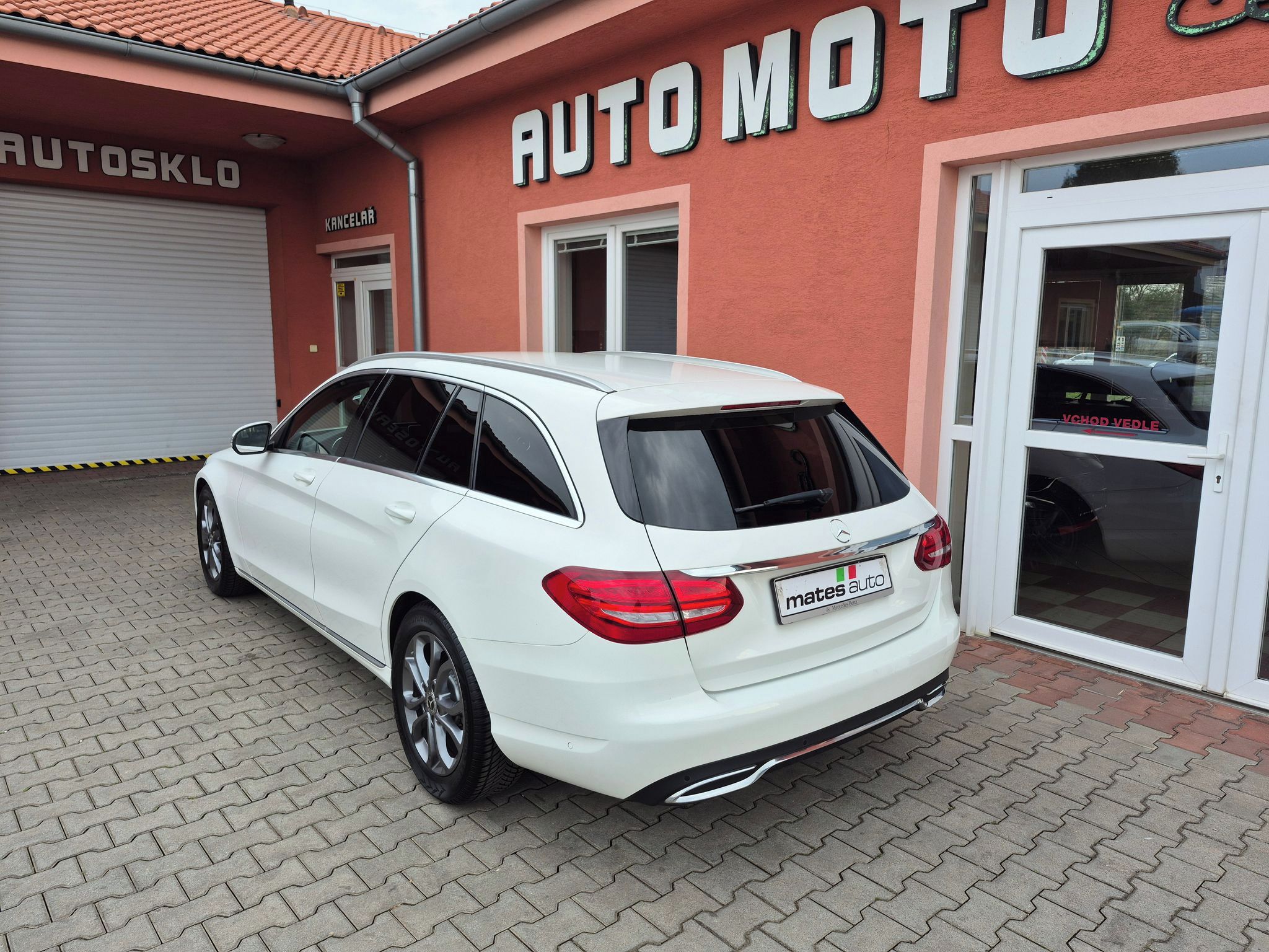 Mercedes-Benz Třídy C, 150kW - fotka 3