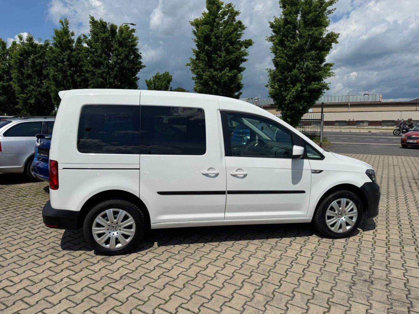 Volkswagen Caddy, 1,0 TSI 75 KW KM 1. MAJ - fotka 6