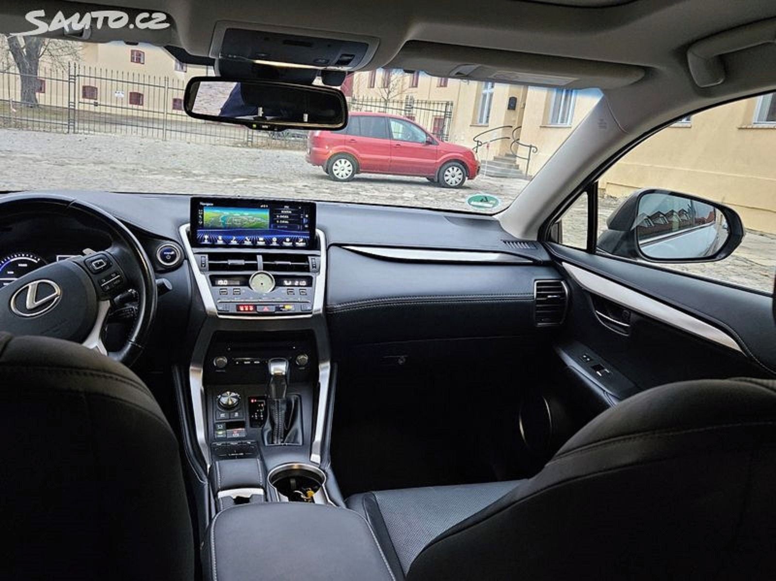 Lexus NX 300h - fotka 4